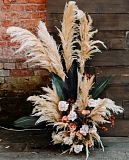 Декоративная композиция из сухоцветов по дизайн-проекту заказчика*